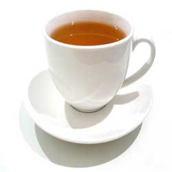 چاي مثل آب براي جبران كم آبي بدن مفيداست