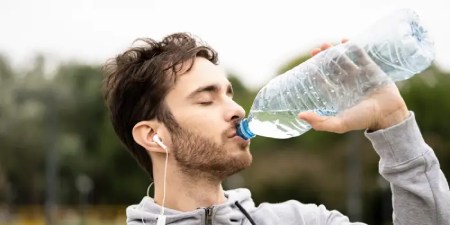 علائم مسمومیت با آب, نوشیدن بیش از اندازه آب 