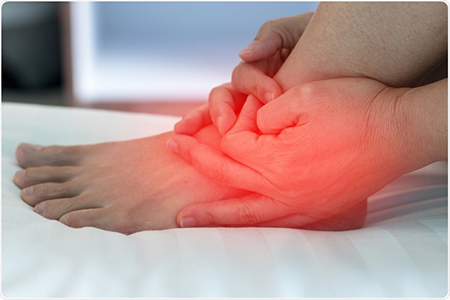 علت درد زیر انگشتان کف پا, درد در ناحیه کف پا, متاتارسالژی