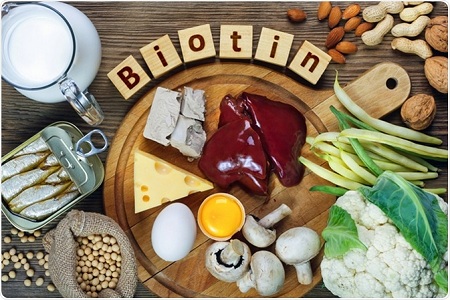 مواد غذایی حاوی ویتامین ب 7, نشانه های کمبود ویتامین B7 در بدن, نقش ویتامین B7 در سلامت