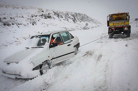 رانندگی در روزهای برفی,سر خوردن اتومبیل در برف