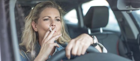 از بین بردن بوی سیگار از ماشین راه هایی برای از بین بردن بوی سیگار از ماشین چگونه بوی سیگار را از ماشین پاک کنیم