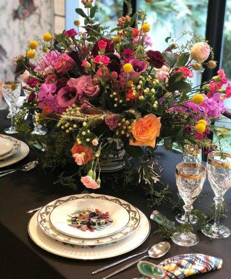 انواع گل‌های مناسب برای تزیین میز