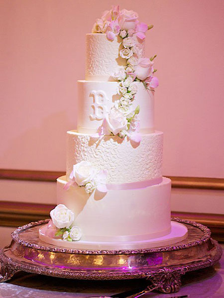 کیک عروسی با گل های طبیعی,تزیین کیک عروسی با گل های طبیعی