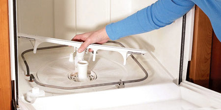تمیز کردن ماشین ظرفشویی,تمیزکردن محل تخلیه آب ماشین ظرفشویی