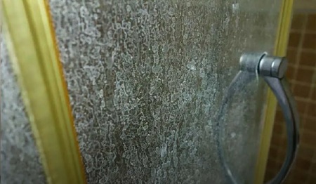 تمیز کردن لکه شمع از روی فرش و موکت