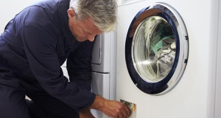 دلایل نشتی آب ماشین لباسشویی,نشتی آب ماشین لباسشویی,علت نشت آب از قسمت زیر ماشین لباسشویی