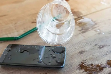 افتادن گوشی در آب