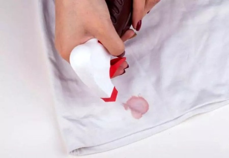 چرا انار دست را سیاه میکند