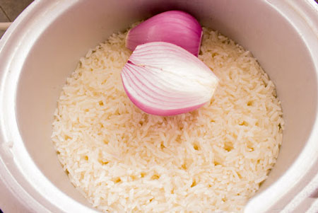 از بین بردن بوی سوختگی از برنج,برطرف کردن بوی سوختگی از برنج,رفع بوی سوختگی برنج با چند تکنیک ساده