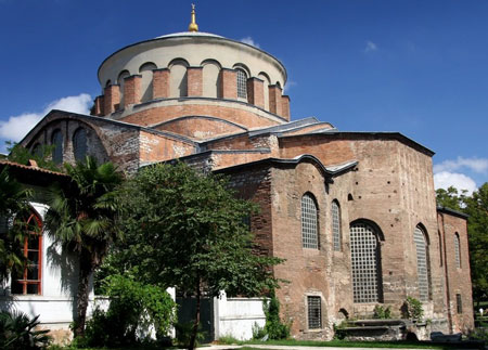 کلیسای ایا ایرنه استانبول, مکان کلیسا ایا ایرنه, معماری کلیسای ایا ایرنه