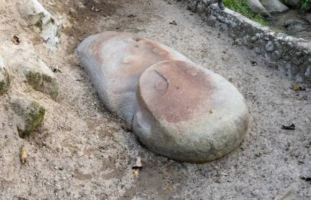 مجسمه های رازآلود اندونزی مجسمه های سنگی بادا,سولاوسی اندونزی