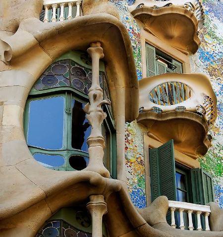 طراحی خانه استخوان بارسلونا