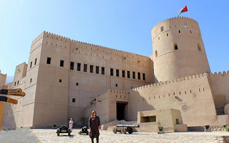 قلعه های تاریخی عمان,جاذبه های تاریخی عمان,جاذبه های دیدنی عمان