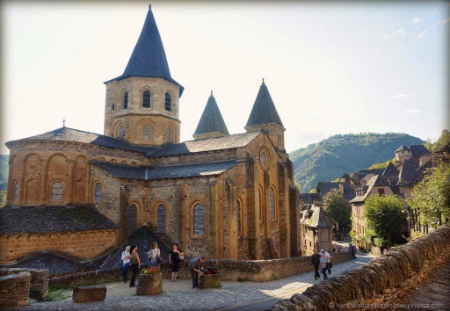 صومعه سنت فوی, معماری رومانسک