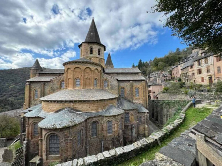 صومعه سنت فوی, معماری رومانسک