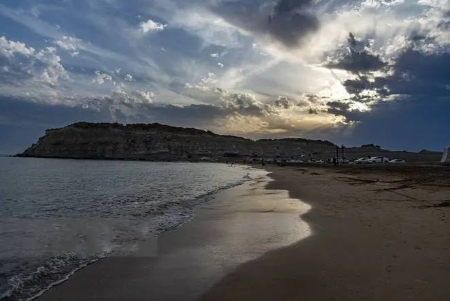 ساحل دشتی هرمزگان ساحل دستیر, ساحل دستیر پارسیان