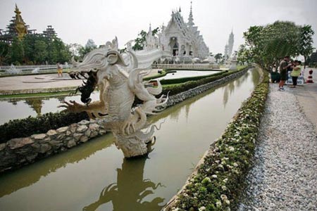 معبد وات رونگ خون,مکانهای گردشگری تایلند,معبد سفید تایلند