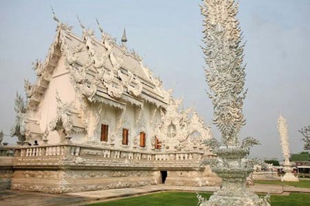 معبد وات رونگ خون,مکانهای گردشگری تایلند,معبد سفید تایلند
