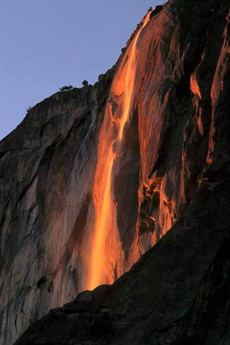آبشار,آبشار آتشین,زیباترین آبشارهای جهان