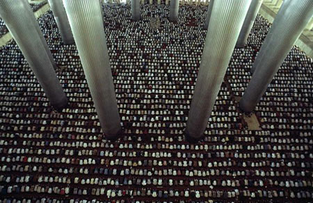 مسجد,بزرگترین مسجد جهان,مسجد استقلال در اندونزی