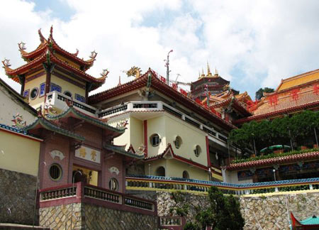 مکانهای دیدنی مالزی, معبد کک لوک سی, معابد بودایی