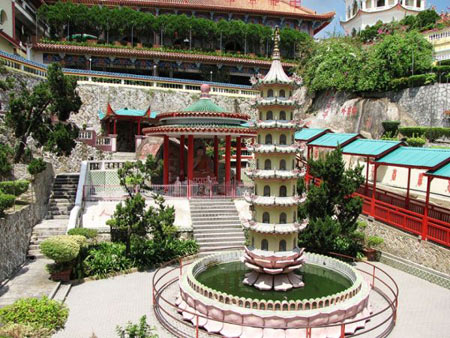 مکانهای دیدنی مالزی, معبد کک لوک سی, معابد بودایی