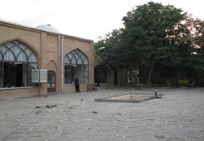 مکانهای زیارتی ایران, مرقد امامزاده پیرعمر, امامزاده پیرعمر در سنندج
