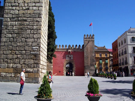 قصر سویل,قصر سویل در اسپانیا,اماکن دیدنی اسپانیا