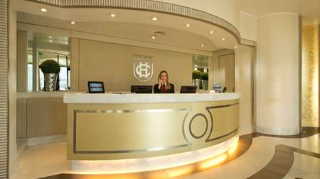 انتخاب هتل در دبی, ارزان ترین هتل در دبی, توجه به خدمات هتل