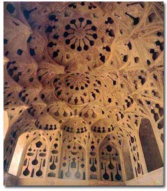 عالی قاپو یکی از آثار زیبای  اصفهان