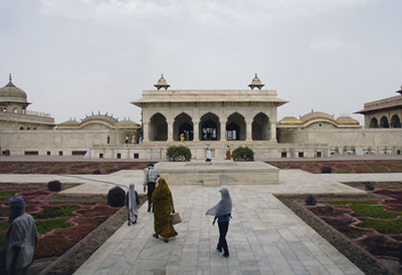 قلعه آگره,مکانهای تارخی هند