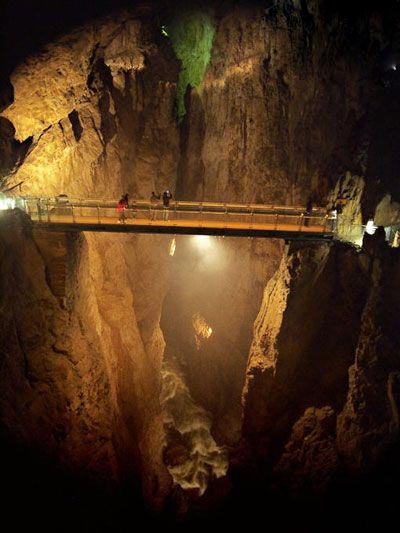 غارهای اسلوونی,آمریکا,مکانهای تفریحی آمریکا