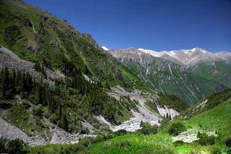 قرقیزستان,مکانهای تفریحی قرقیزستان,گردشگری