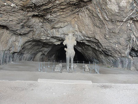 غار شاپور اول ساسانی,غار شاپور در بیشابور