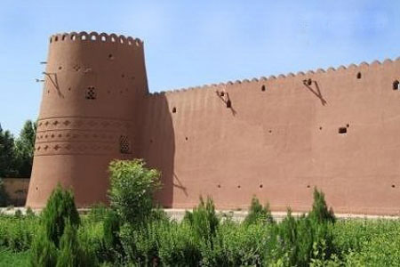 ارگ تاریخی گوگد دومین بنای بزرگ خشت و گلی ایران