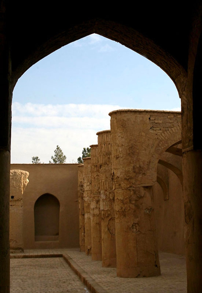 مسجد تاریخانه‌ی دامغان