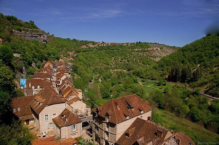 روستای عمودی روکامادور,روستای عمودی روکامادور در فرانسه