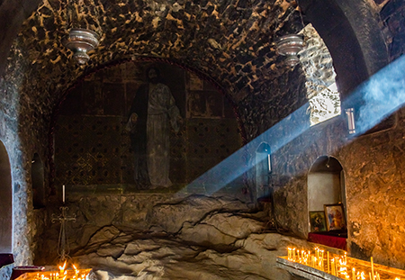 صومعه خور ویراپ ارمنستان, بازدید از صومعه خور ویراپ, زیرزمین صومعه خور ویراپ