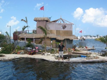 جزیره پلاستیکی,جزیره پلاستیکی در مکزیک,تاریخچه ساخت جزیره پلاستیکی