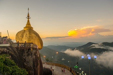 موقعیت جغرافیایی صخره طلایی میانمار, صخره طلایی کجاست, جاذبه های میانمار