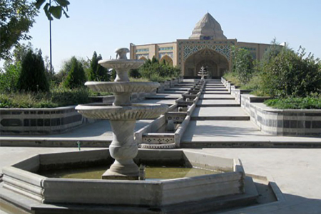 باغ سیفیه ملایر, مقبره سیف‌الدوله