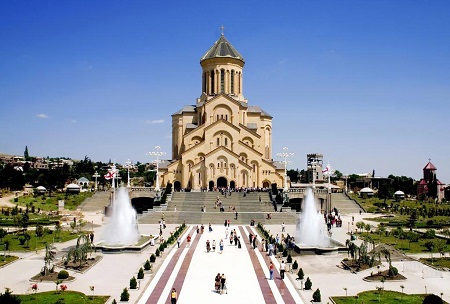 مکانهای دیدنی گرجستان , مساحت کلیسای سامبا تفلیس , کلیسای جامع تثلیت