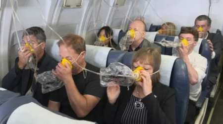 سیستم اکسیژن هواپیما, ایمنی پرواز ماسک اکسیژن