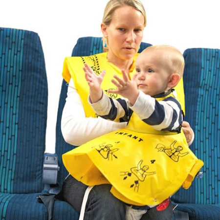 کودکان جلیقههای مخصوص خود را دارند. جلیقه نجات هواپیما, تجهیزات ایمنی هواپیما