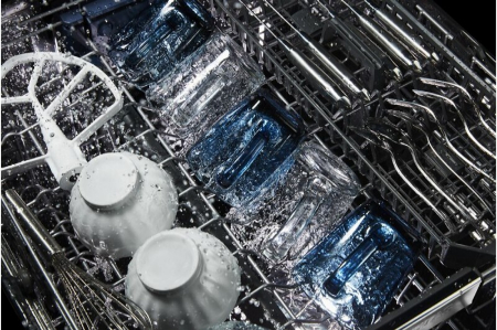 با جلا دهنده، ظروف شیشهای درخشان میشوند چراغ rinse ماشین ظرفشویی, چراغ rinse روشن است ولی مخزن پره