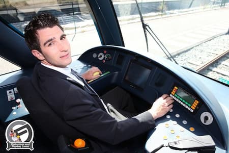  حقوق راننده قطار, به راننده قطار چه میگویند, شغل راننده قطار