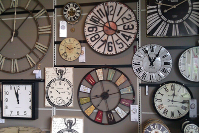 نکاتی برای خرید ساعت دیواری, آشنایی با انواع ساعت دیواری