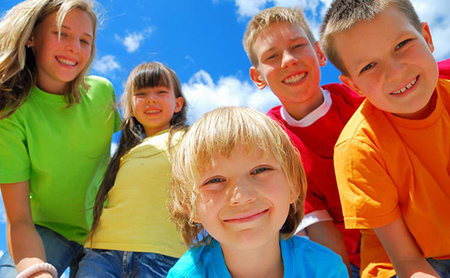 پوشاندن لباس های رنگی به کودکان, روانشناسی رنگ زرد برای کودکان