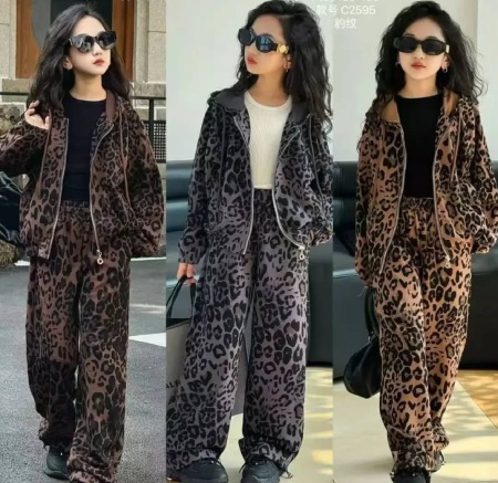 عکس های جدید ست لباس اسپرت دخترانه برای پاییز مدل ست لباس اسپرت دخترانه برای پاییز